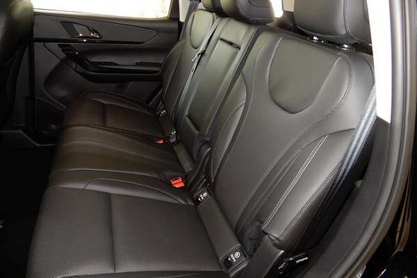 2024 Mahindra XUV700 Black Edition MY25