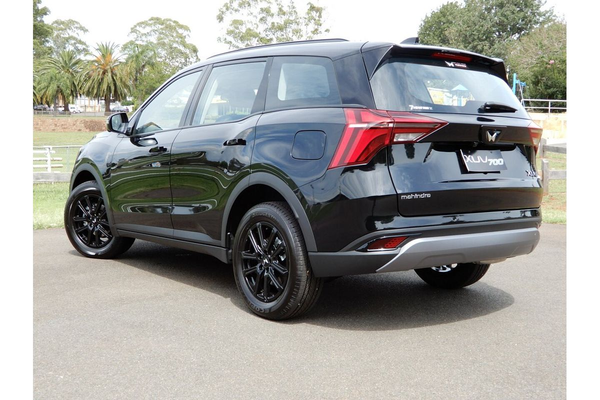 2024 Mahindra XUV700 Black Edition MY25