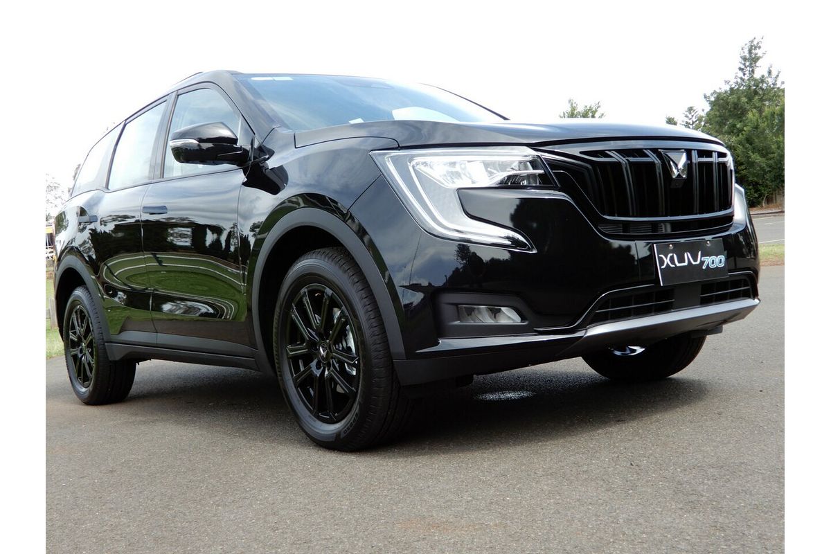 2024 Mahindra XUV700 Black Edition MY25