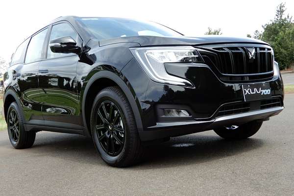 2024 Mahindra XUV700 Black Edition MY25