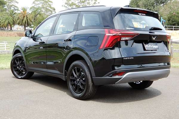 2024 Mahindra XUV700 Black Edition MY25