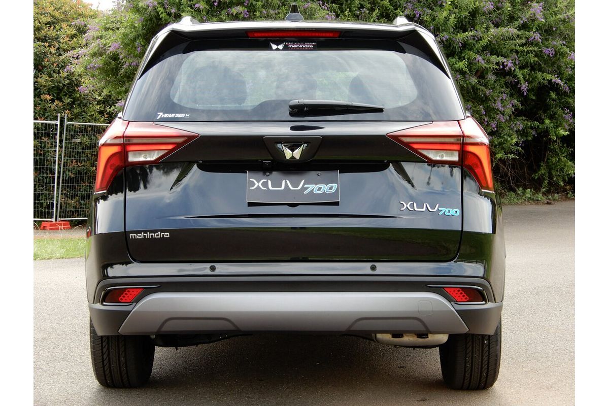 2024 Mahindra XUV700 Black Edition MY25