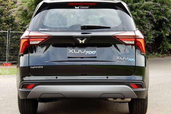2024 Mahindra XUV700 Black Edition MY25