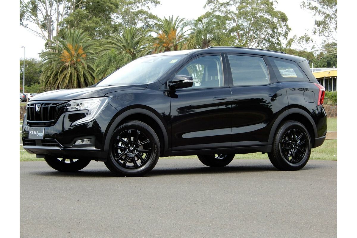 2024 Mahindra XUV700 Black Edition MY25