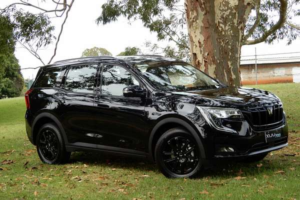 2024 Mahindra XUV700 Black Edition MY25