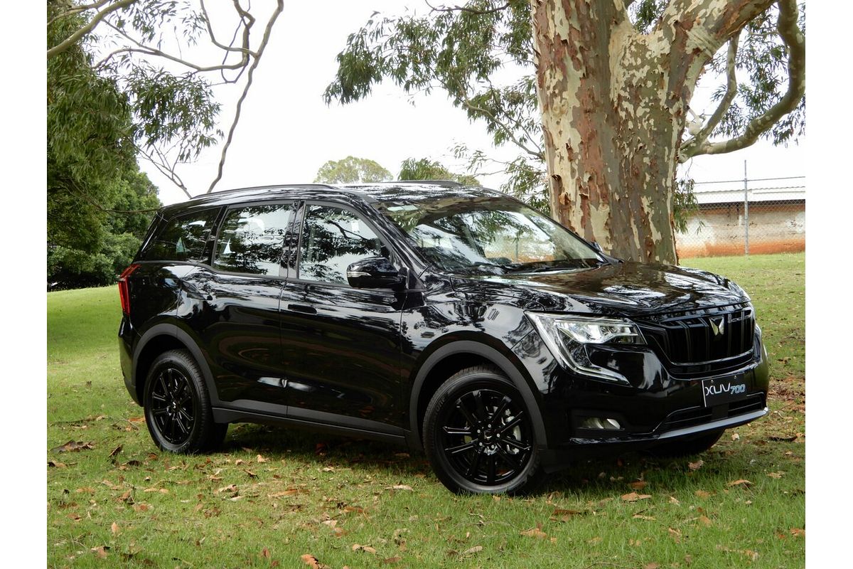 2024 Mahindra XUV700 Black Edition MY25