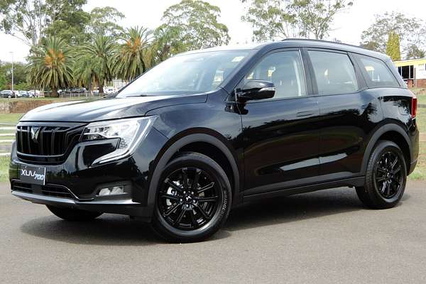 2024 Mahindra XUV700 Black Edition MY25