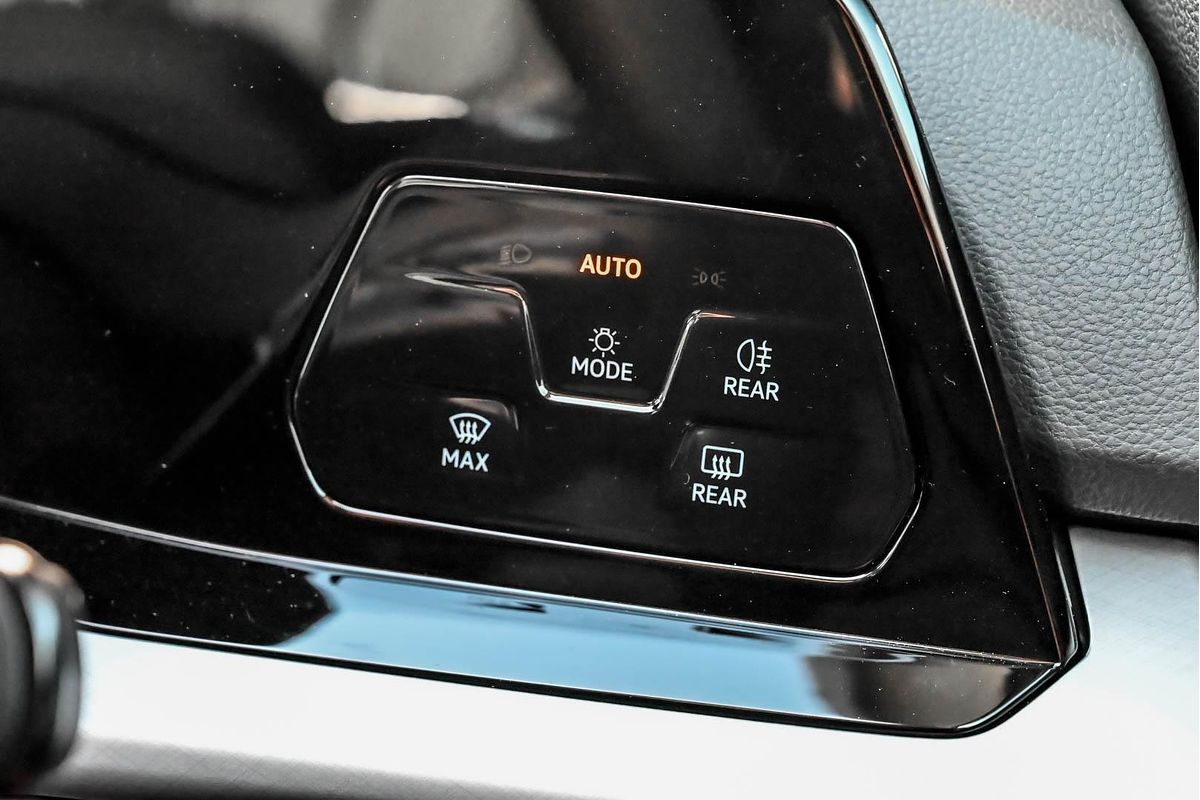 2024 Volkswagen Golf 110TSI Life 8