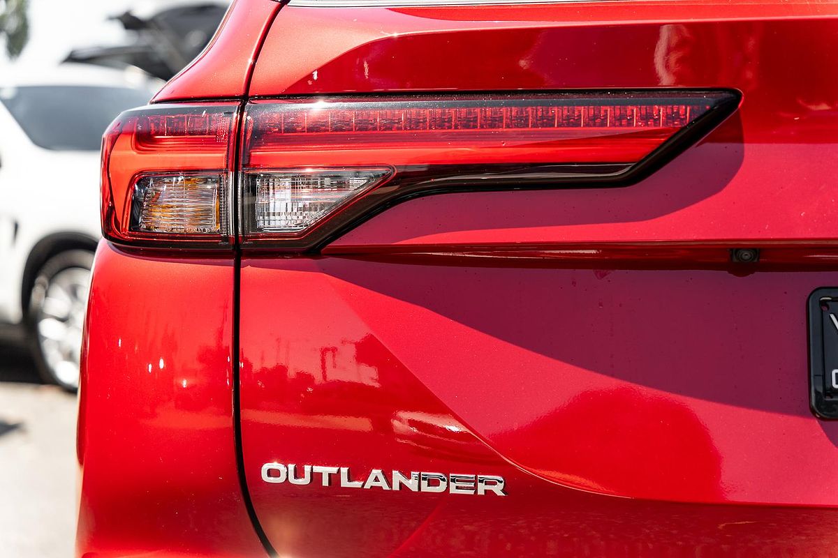 2024 Mitsubishi Outlander Black Edition ZM