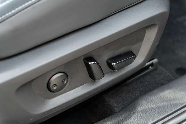 2024 Mitsubishi Outlander Black Edition ZM