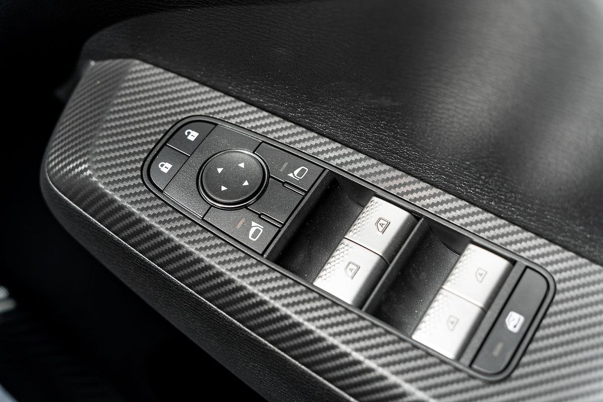 2024 Mitsubishi Outlander ES ZM