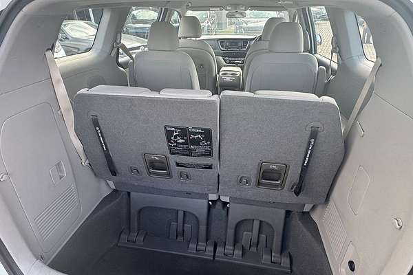 2017 Kia Carnival S YP