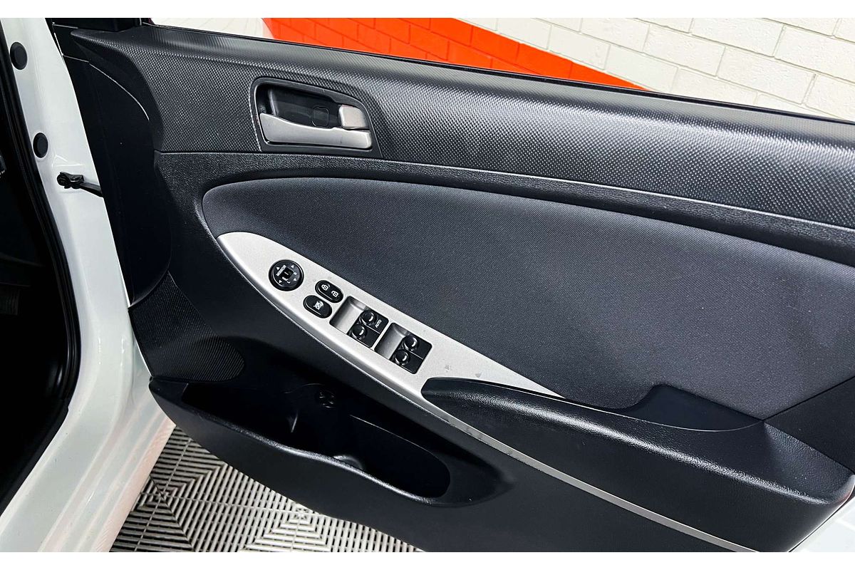 2015 Hyundai Accent Active RB3
