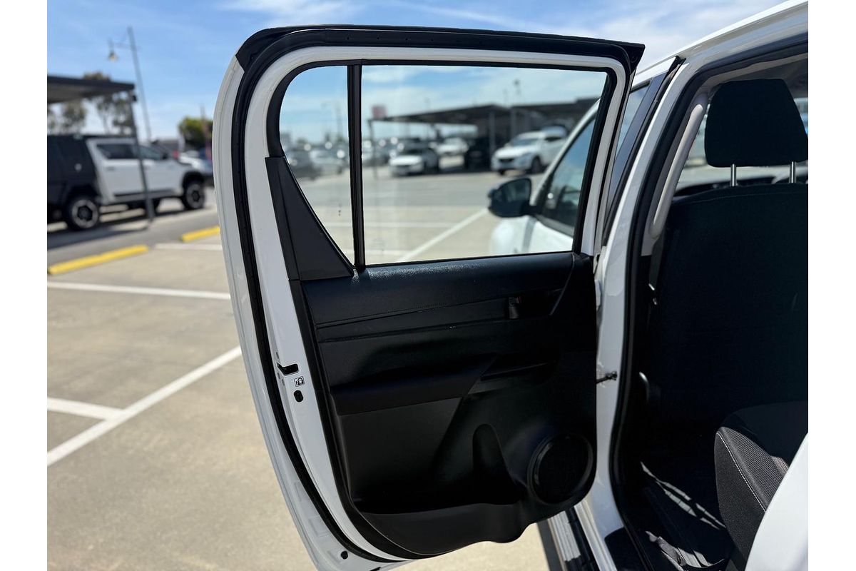 2018 Toyota Hilux SR GUN126R 4X4