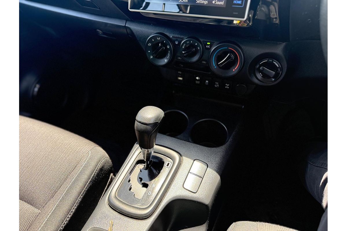 2018 Toyota Hilux SR GUN126R 4X4