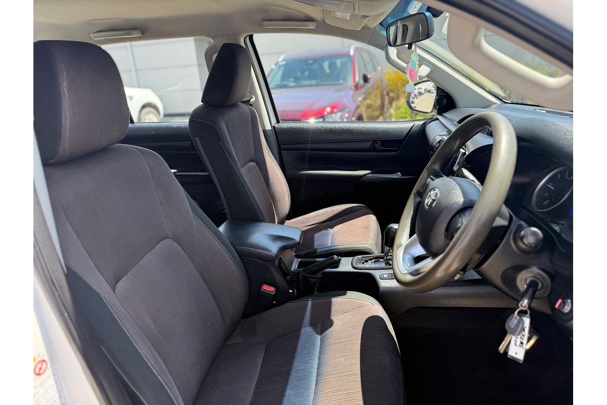 2017 Toyota Hilux SR GUN126R 4X4