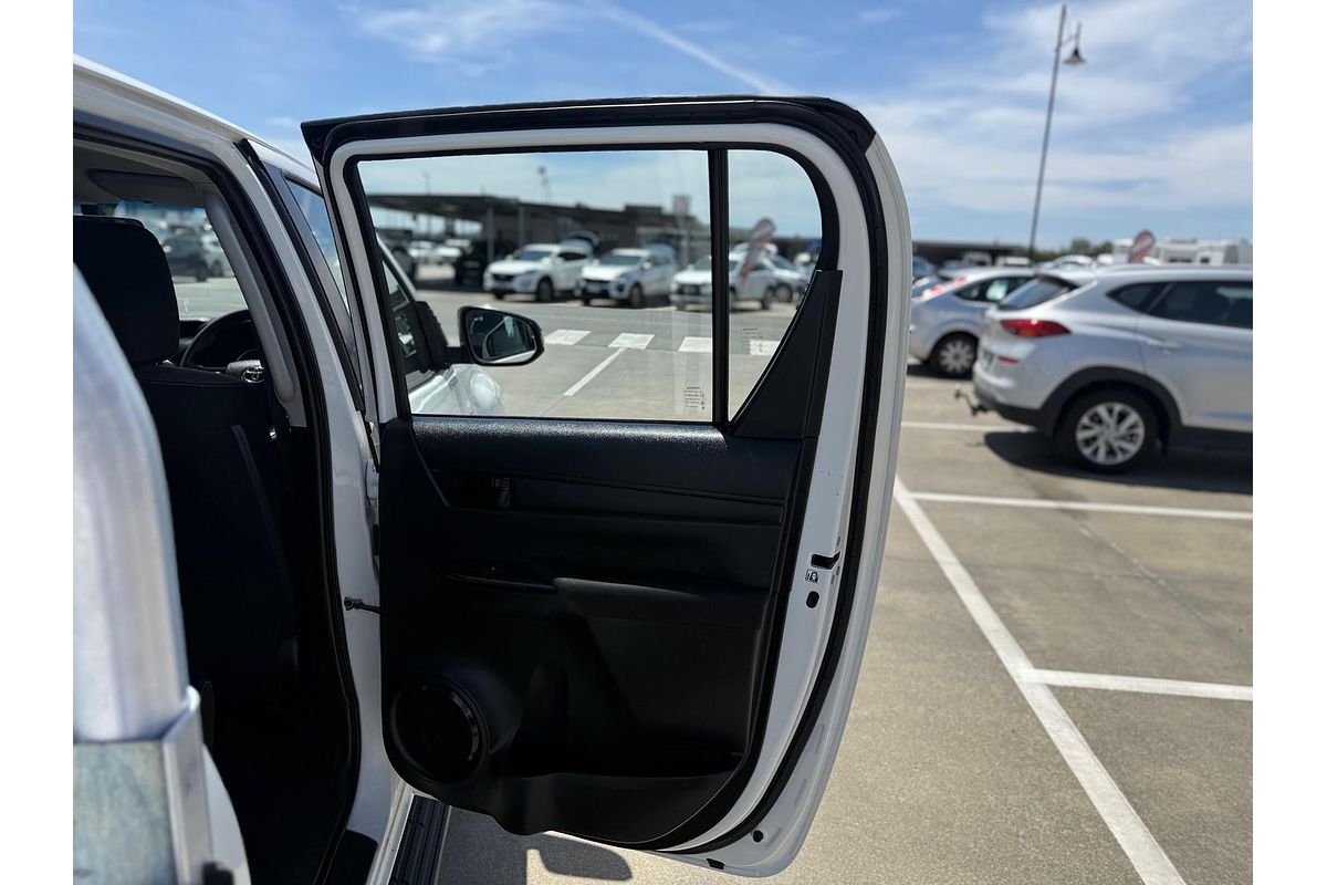 2017 Toyota Hilux SR GUN126R 4X4