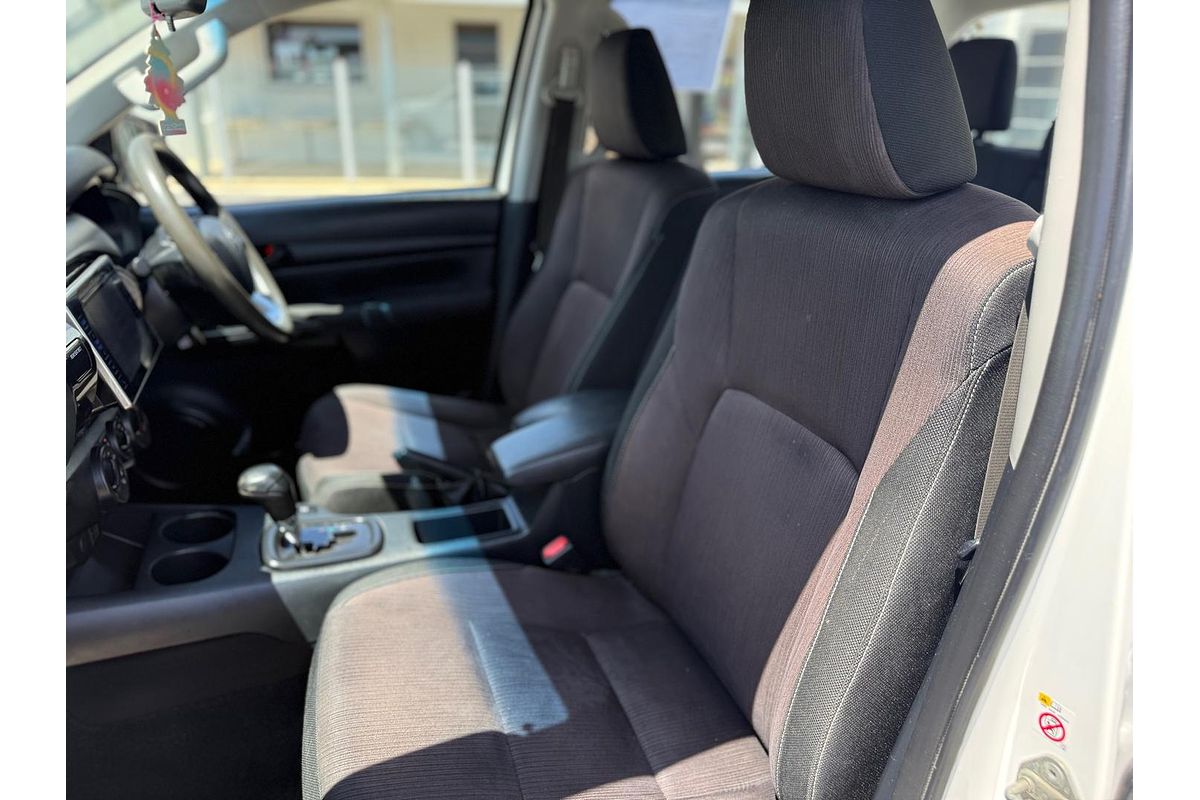 2017 Toyota Hilux SR GUN126R 4X4
