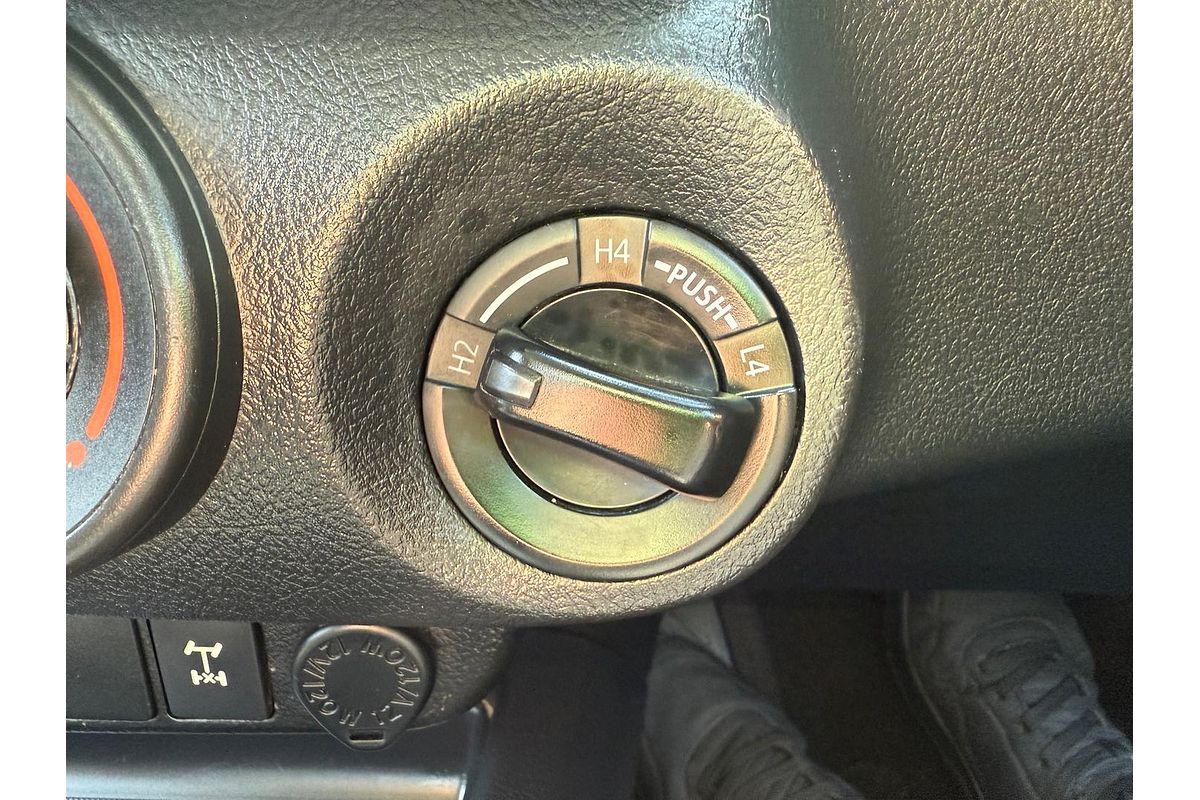 2017 Toyota Hilux SR GUN126R 4X4