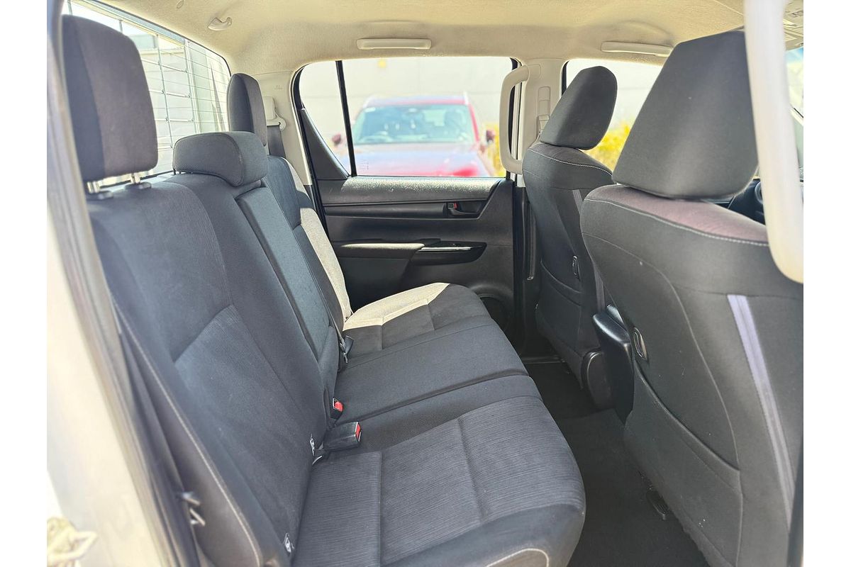 2017 Toyota Hilux SR GUN126R 4X4