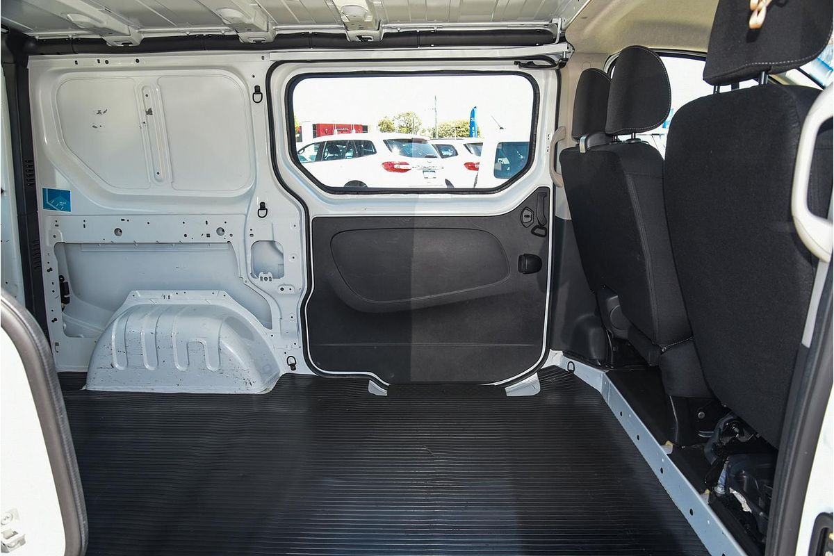2022 Mitsubishi Express GLX SN SWB