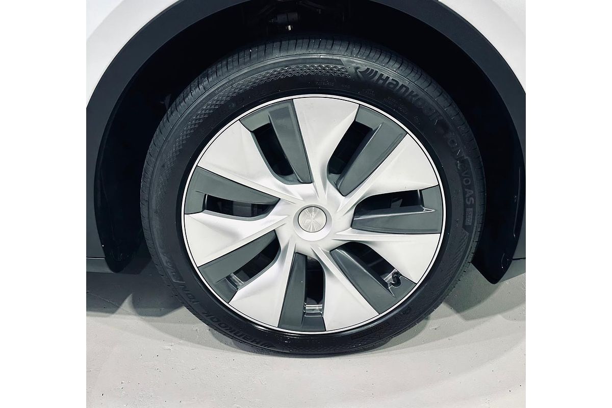 2022 Tesla Model Y Rear-Wheel Drive (No Series)