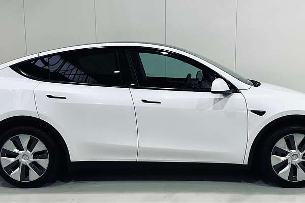 2022 Tesla Model Y Rear-Wheel Drive (No Series)