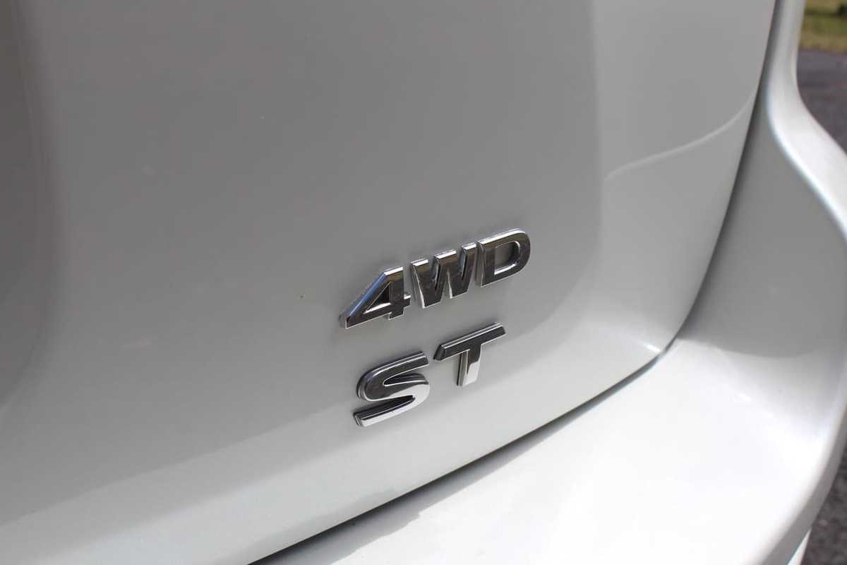 2017 Nissan PATHFINDER ST R52 Series II