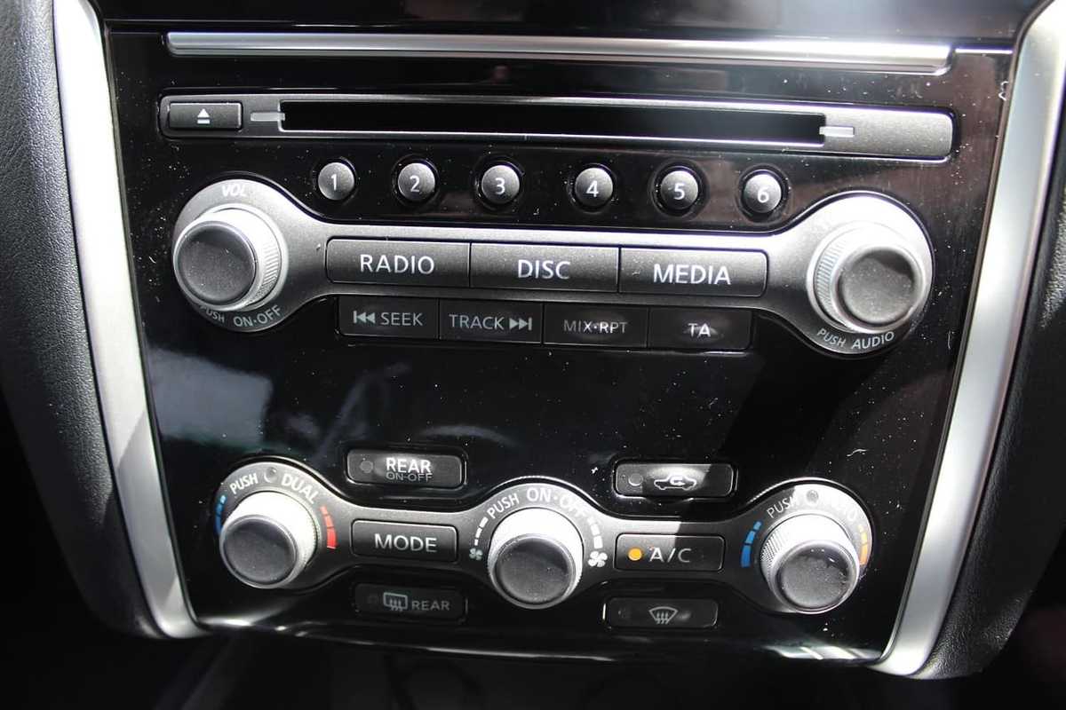 2017 Nissan PATHFINDER ST R52 Series II