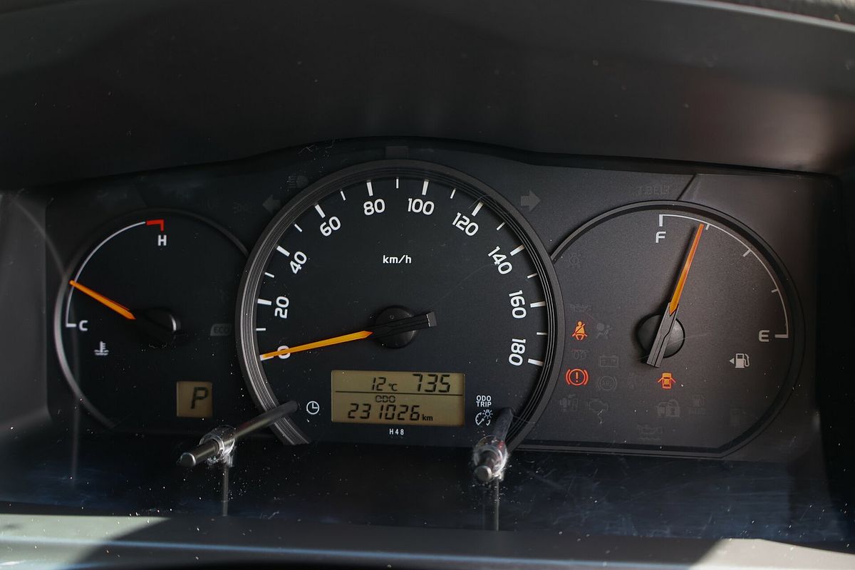 2014 Toyota Hiace Commuter KDH223R