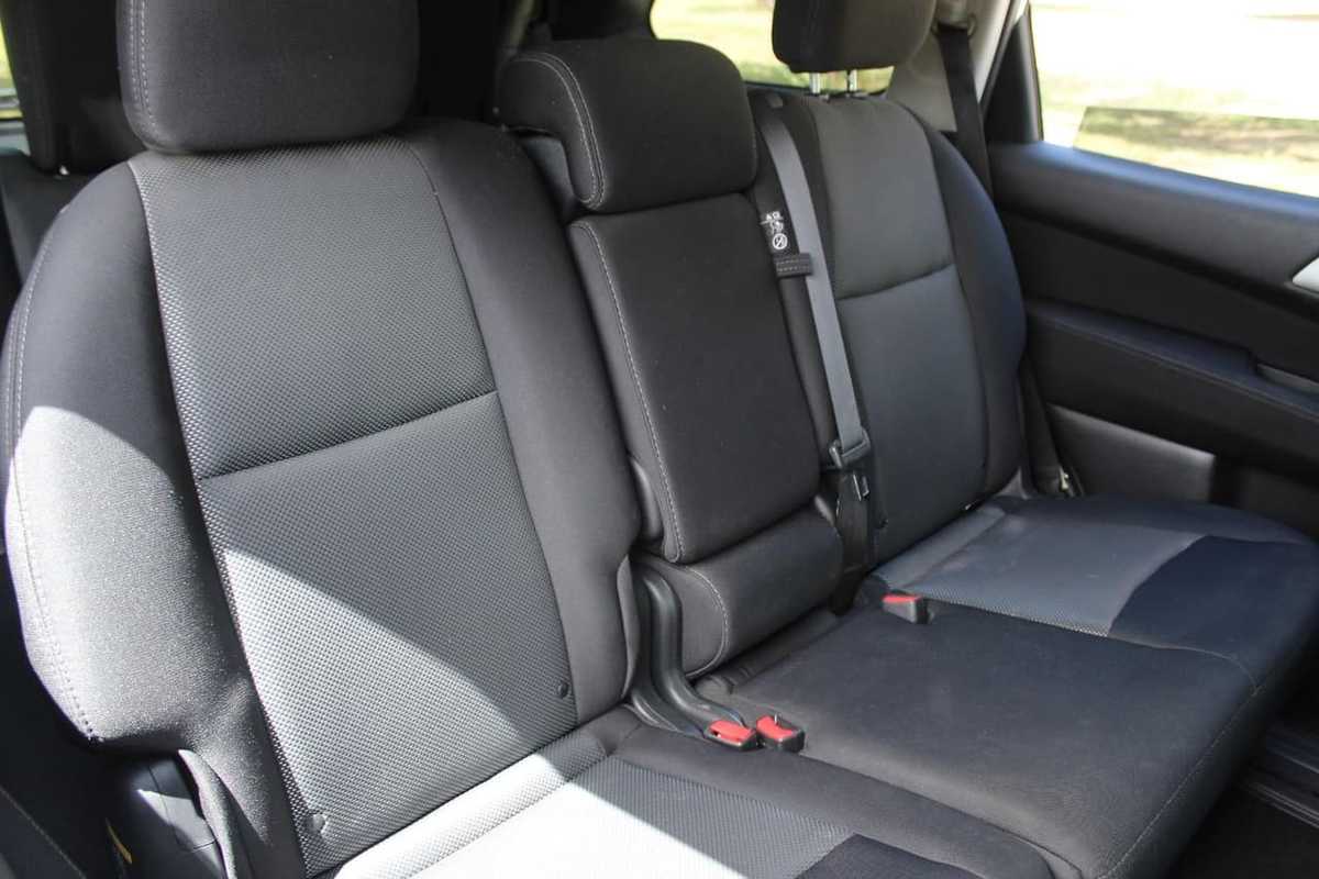 2017 Nissan PATHFINDER ST R52 Series II