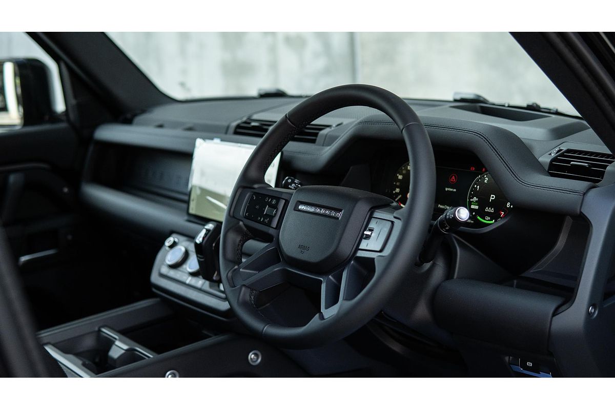 2024 Land Rover Defender 110 P400e X-Dynamic SE L663