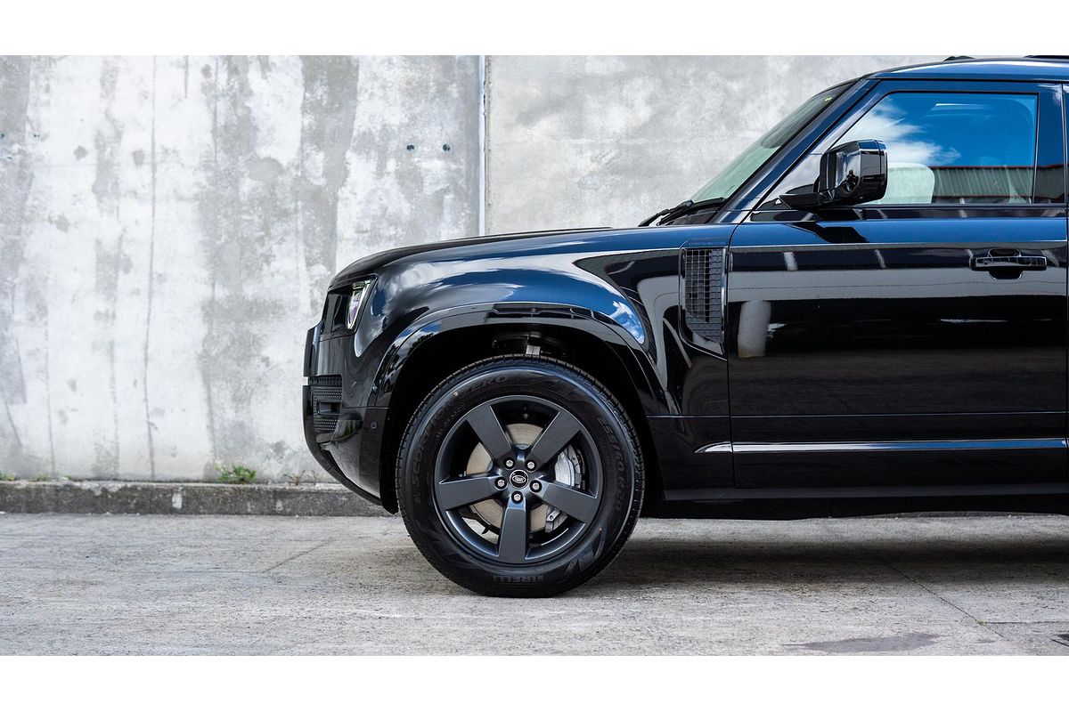 2024 Land Rover Defender 110 P400e X-Dynamic SE L663