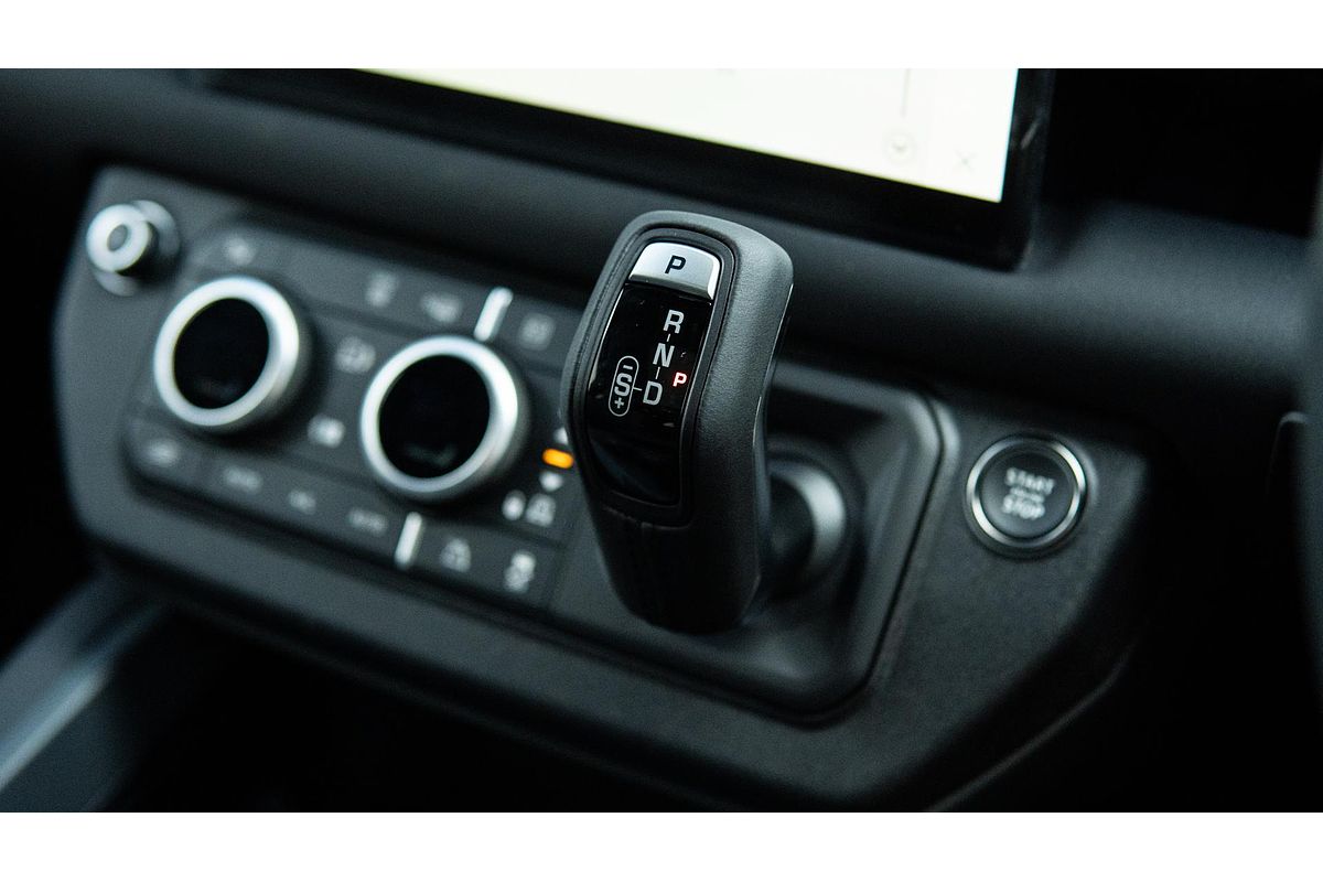 2024 Land Rover Defender 110 P400e X-Dynamic SE L663