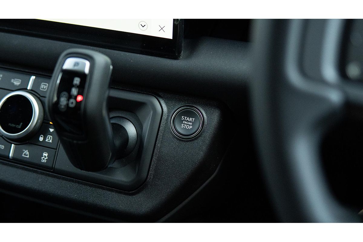 2024 Land Rover Defender 110 P400e X-Dynamic SE L663