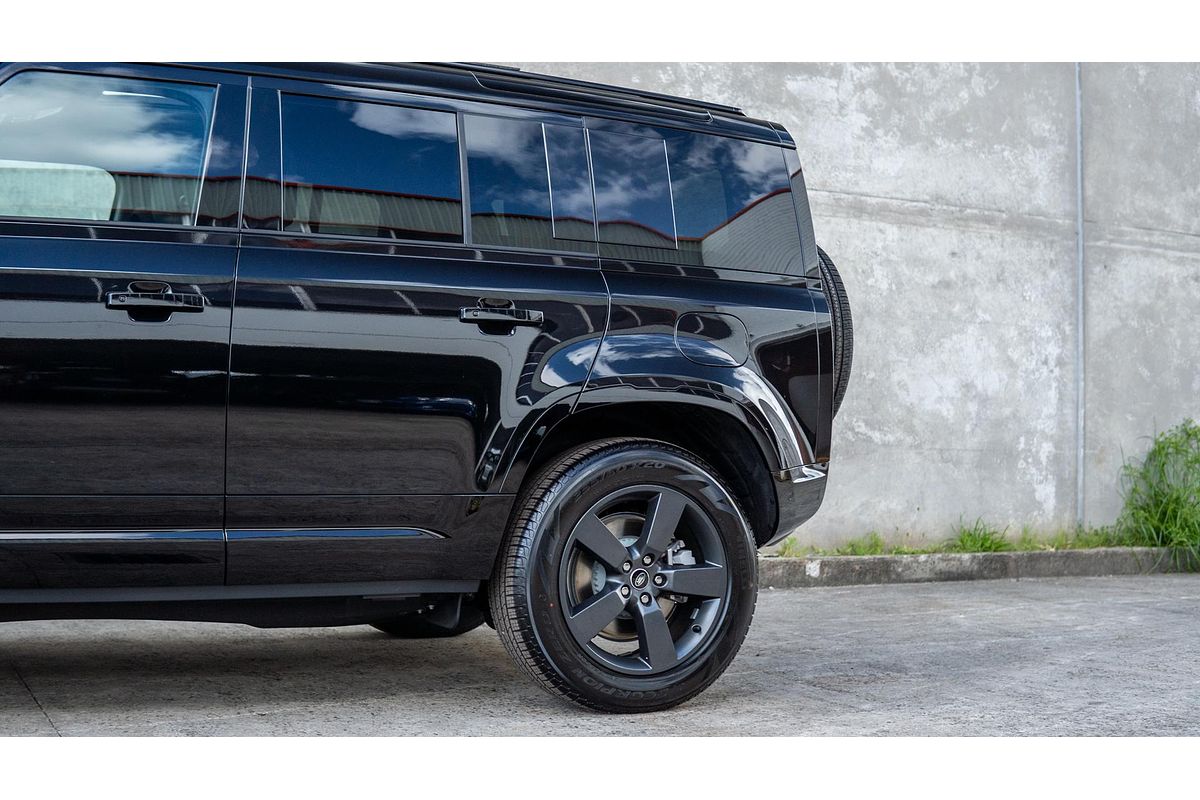 2024 Land Rover Defender 110 P400e X-Dynamic SE L663