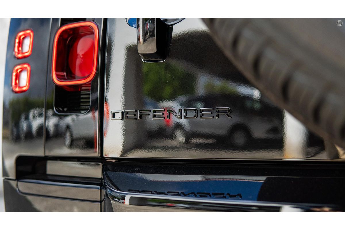 2024 Land Rover Defender 110 P400e X-Dynamic SE L663