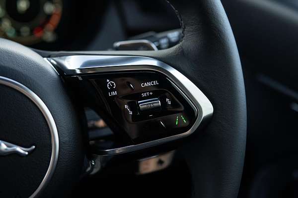 2024 Jaguar E-PACE P250 R-Dynamic SE X540