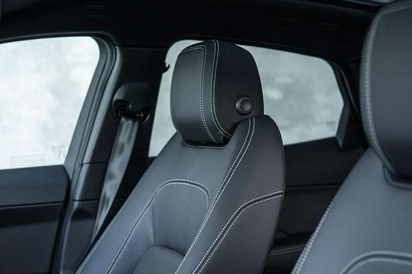 2024 Jaguar E-PACE P250 R-Dynamic SE X540