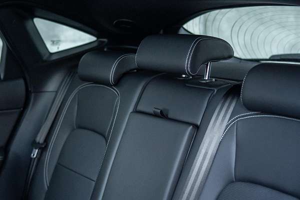 2024 Jaguar E-PACE P250 R-Dynamic SE X540