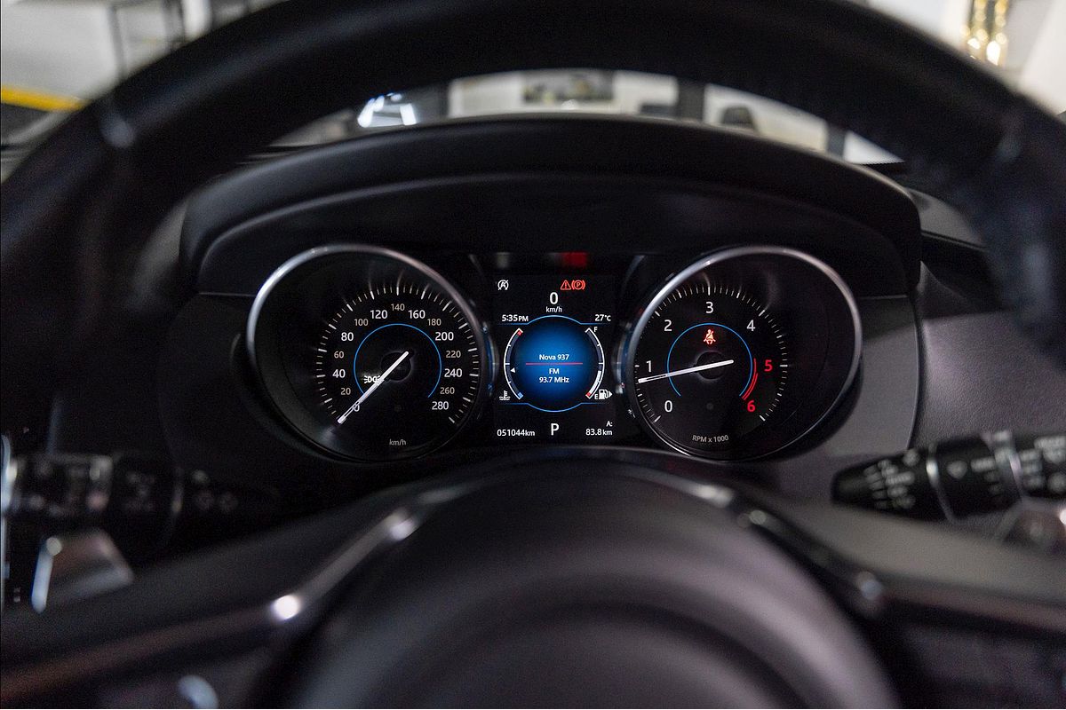 2019 Jaguar F-PACE 25d R-Sport X761