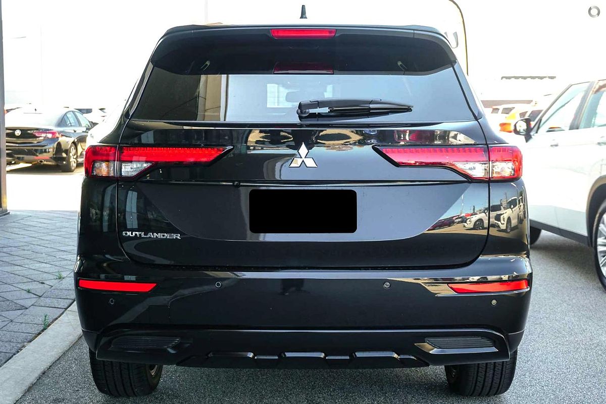 2024 Mitsubishi Outlander Black Edition ZM