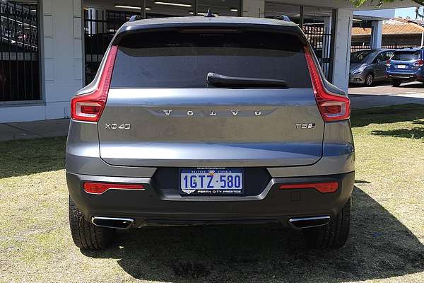 2019 Volvo XC40 T5 R-Design