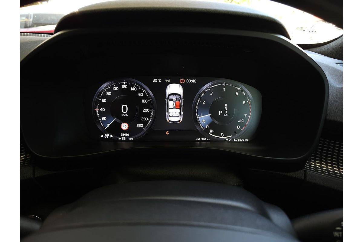2019 Volvo XC40 T5 R-Design