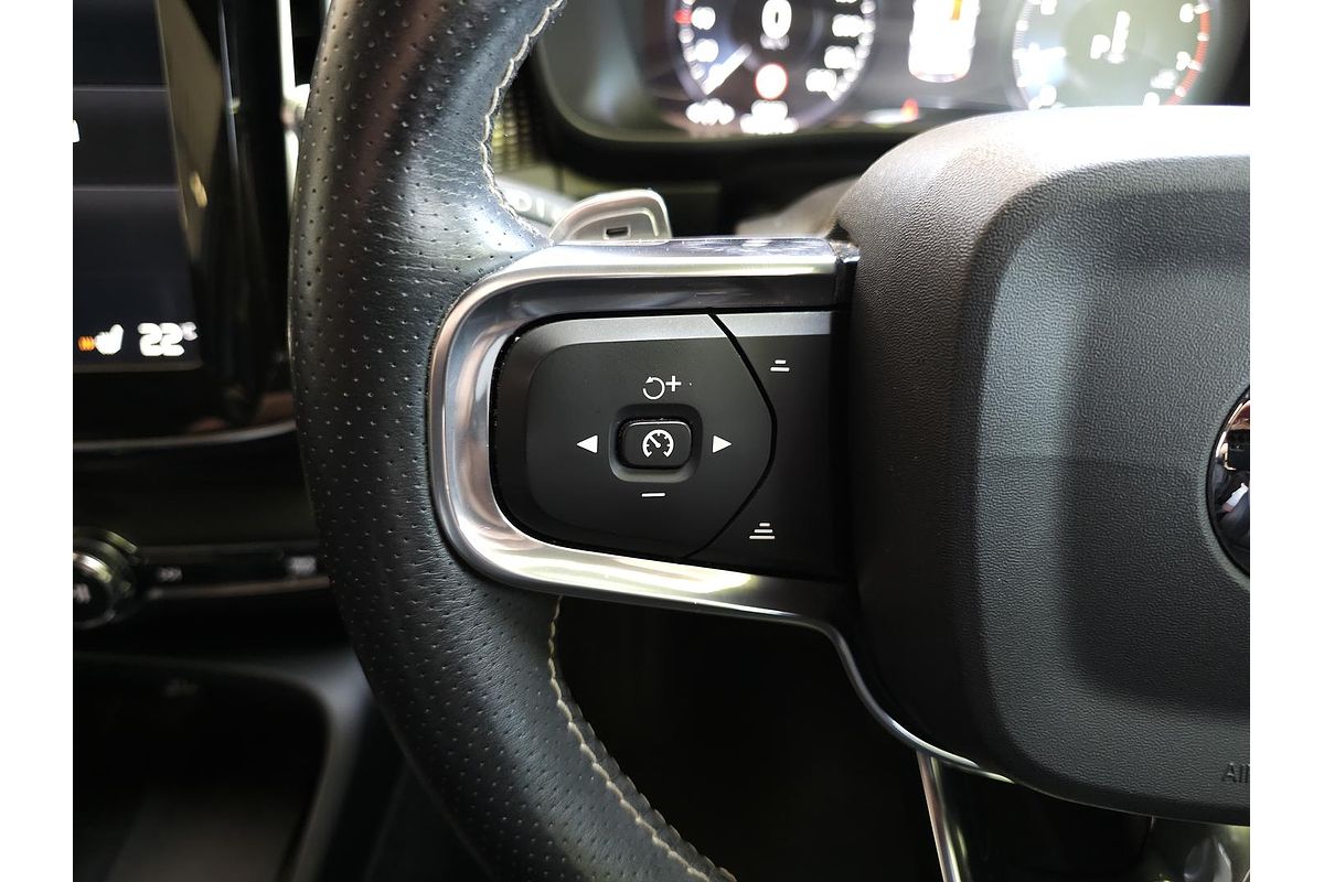 2019 Volvo XC40 T5 R-Design