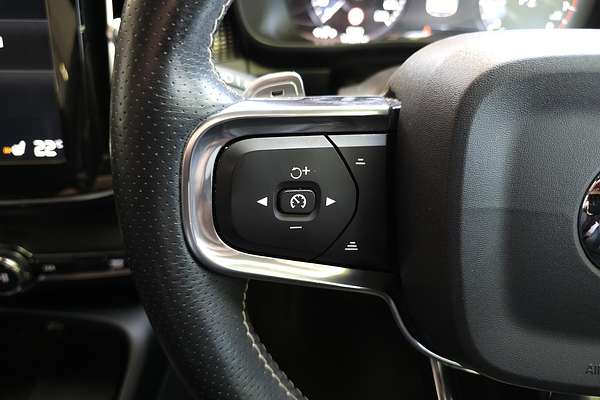 2019 Volvo XC40 T5 R-Design