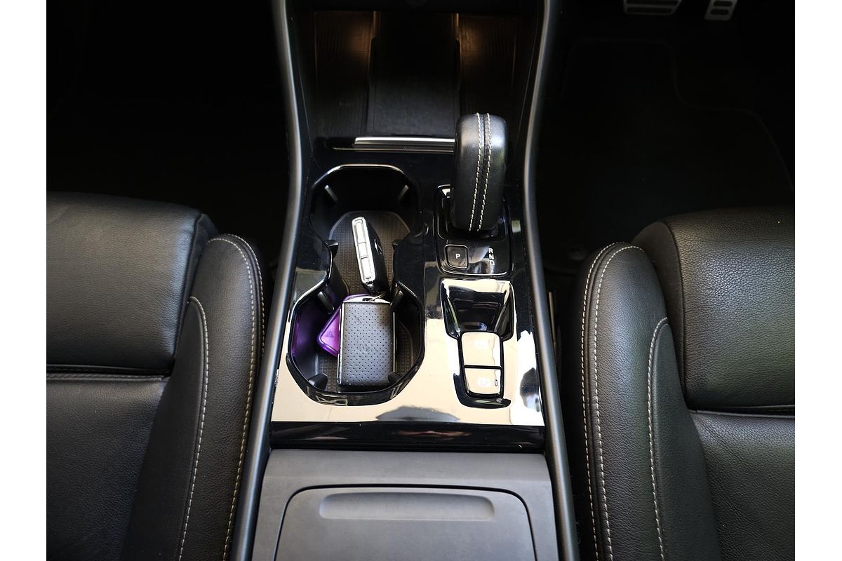 2019 Volvo XC40 T5 R-Design