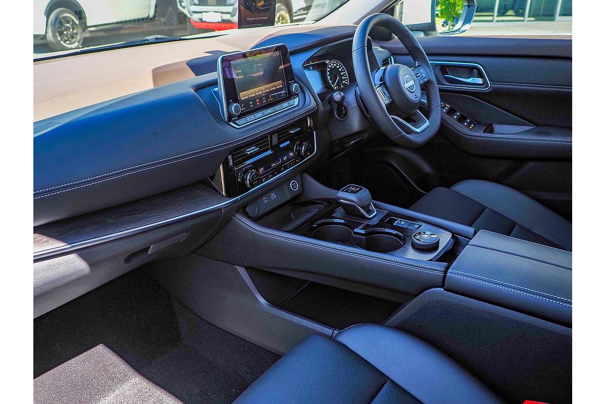 2024 Nissan X-TRAIL ST-L T33