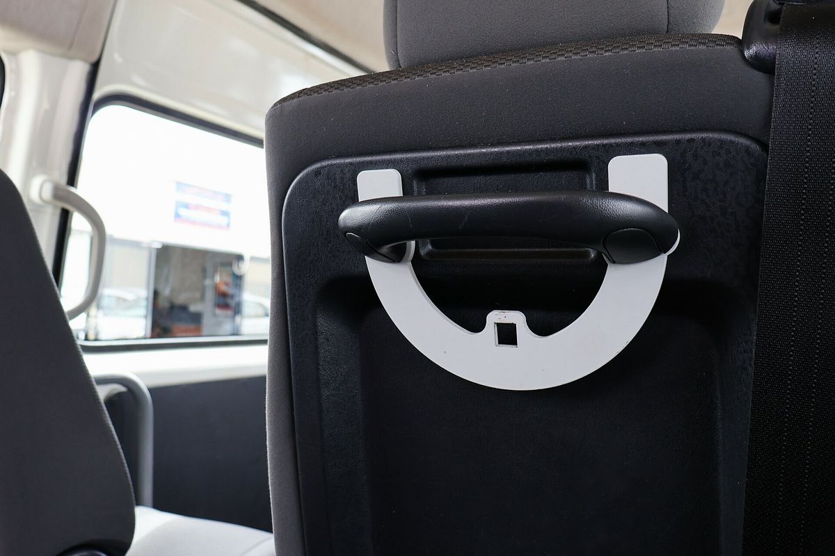 2017 Toyota Hiace Commuter KDH223R