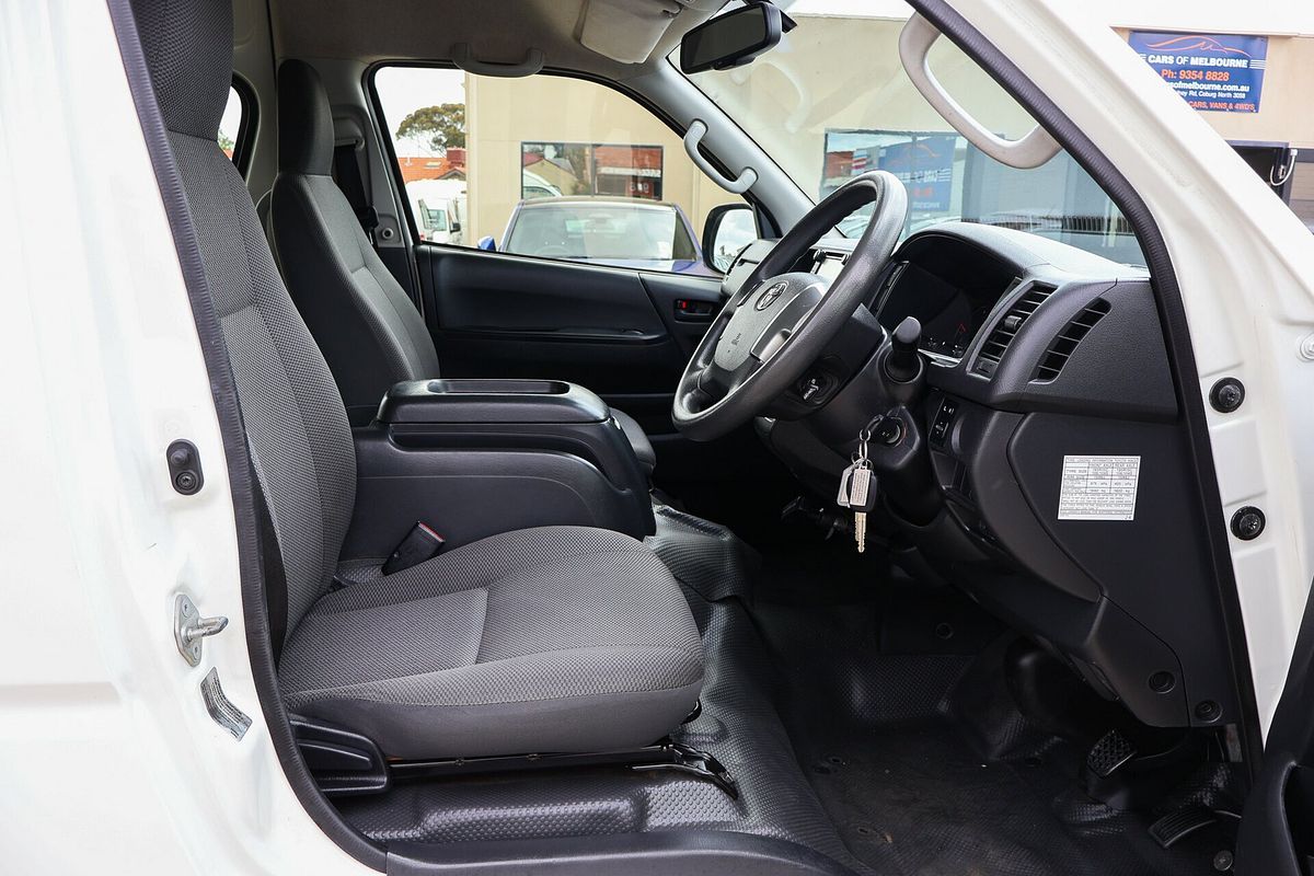 2017 Toyota Hiace Commuter KDH223R